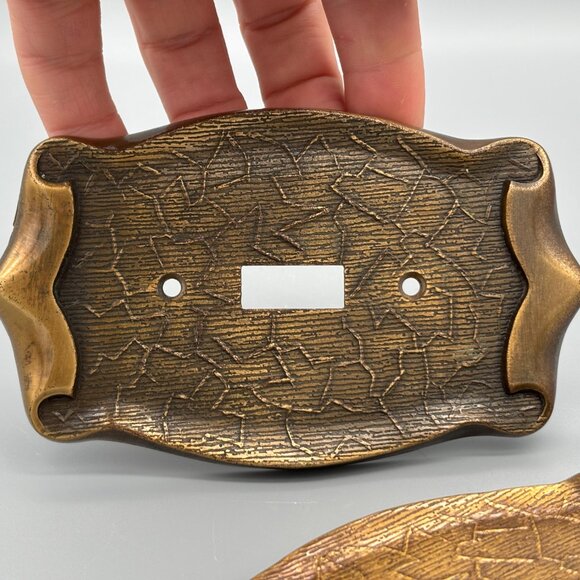Vintage Heritage Antique Brass Outlet Cover Plate, Textured Mid Century Wall - Picture 5 of 6